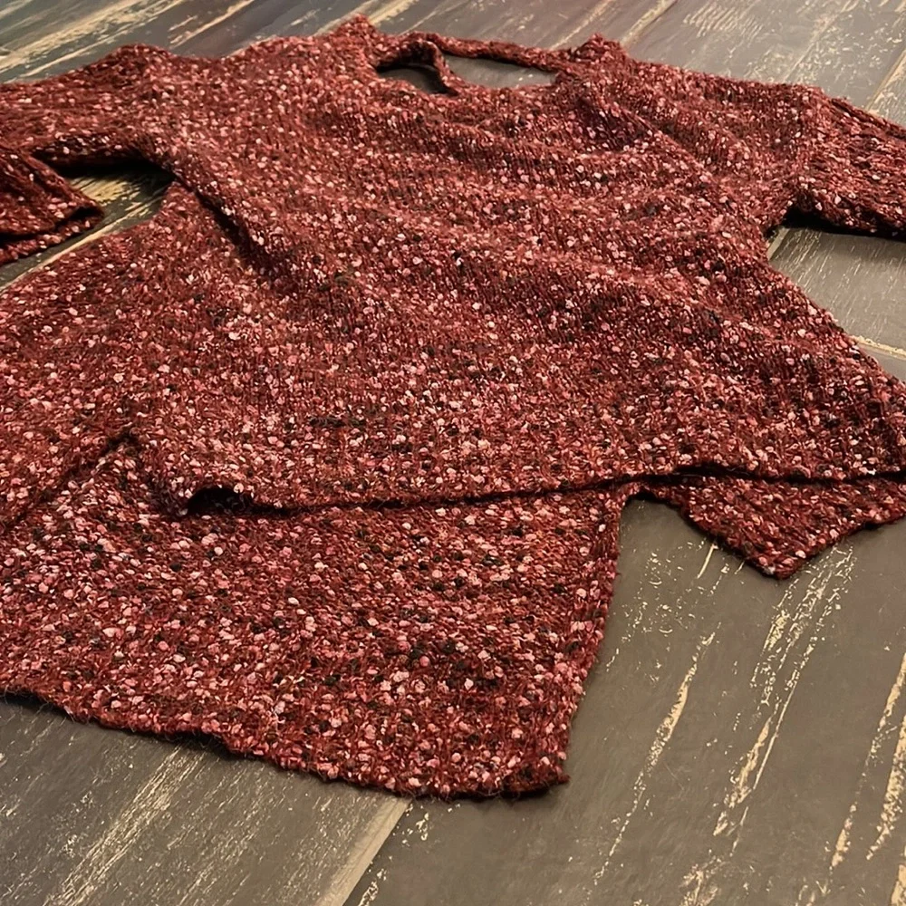 High-Low Sweater - Picture 2 of 3